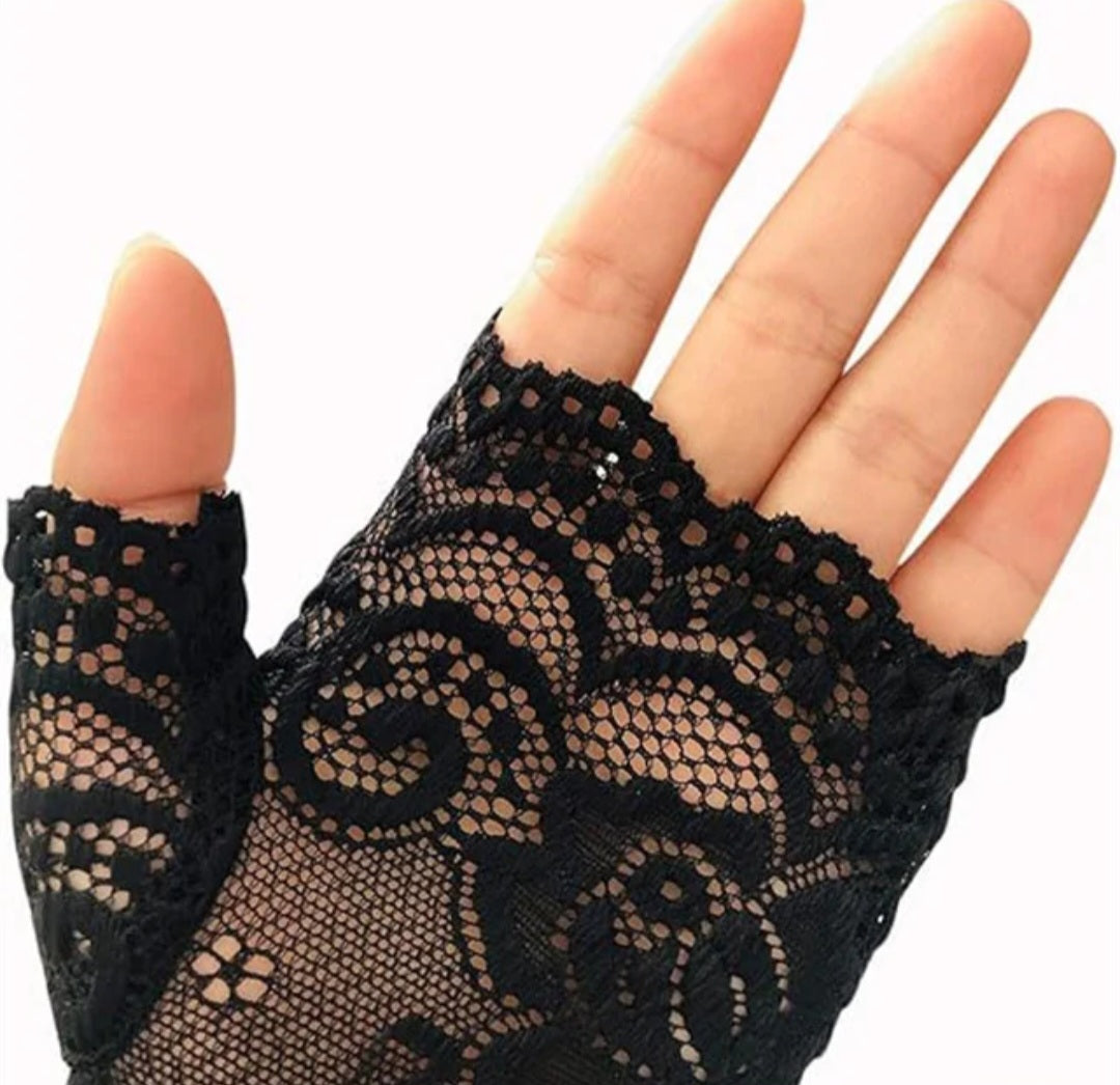 Grace Lace Gloves