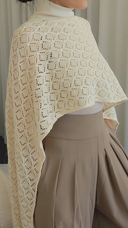 Qamar Cape - Beige