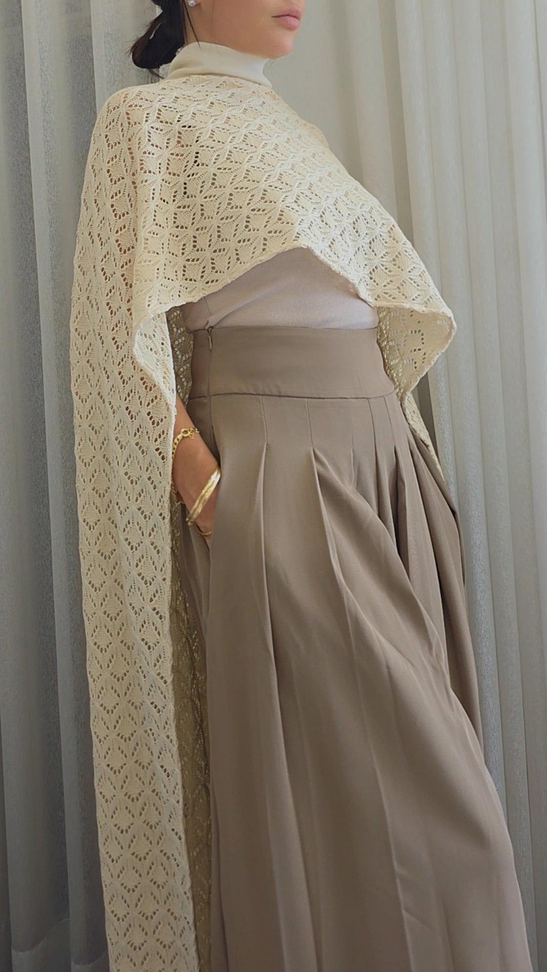 Qamar Cape - Beige